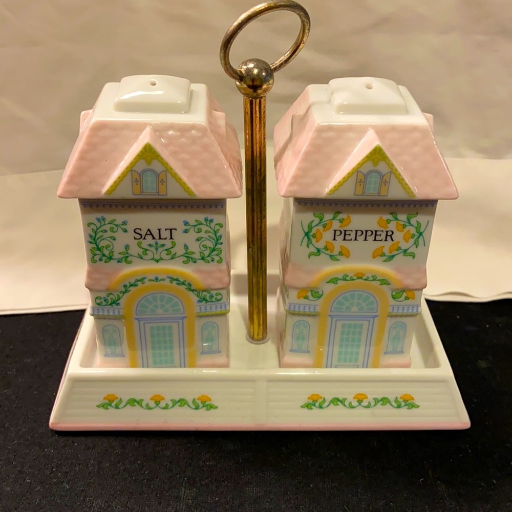 Lenox village salt and pepper with tray